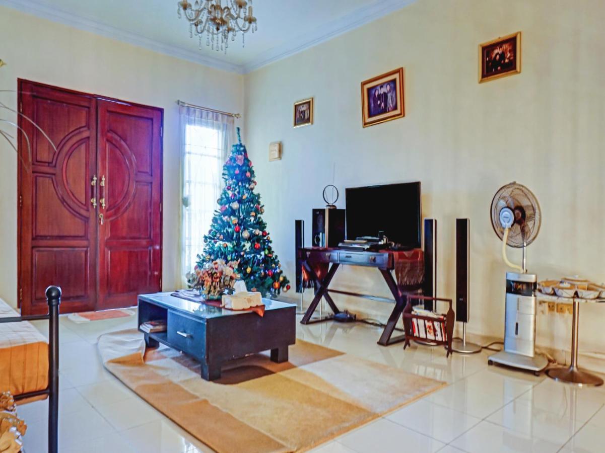 Spot On 90295 Simprug Residence Jakarta Eksteriør bilde